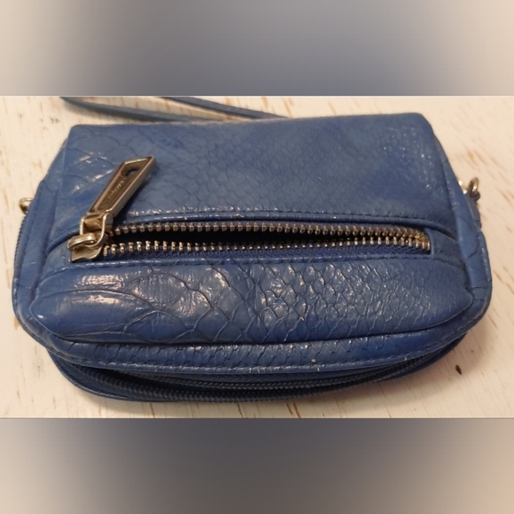 Liz Claiborne Small Wristlet Wallet Blue Faux Crocodile Clutch Purse - Picture 6 of 7